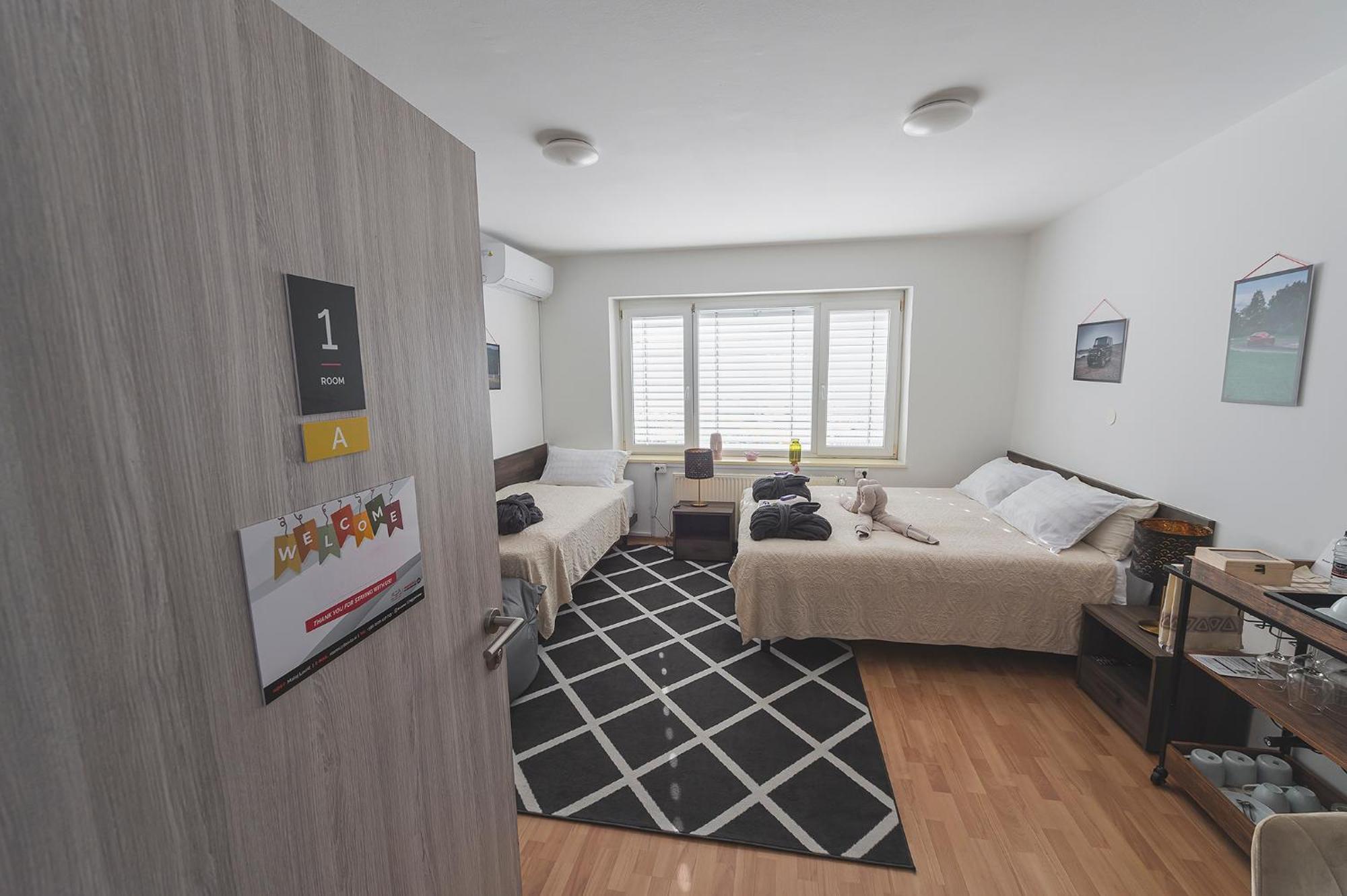 Do Avta Rooms Любляна Экстерьер фото